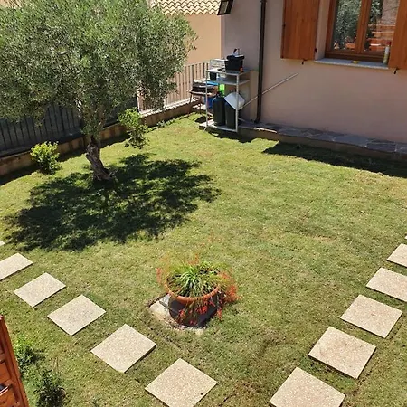 Lidia Villa *